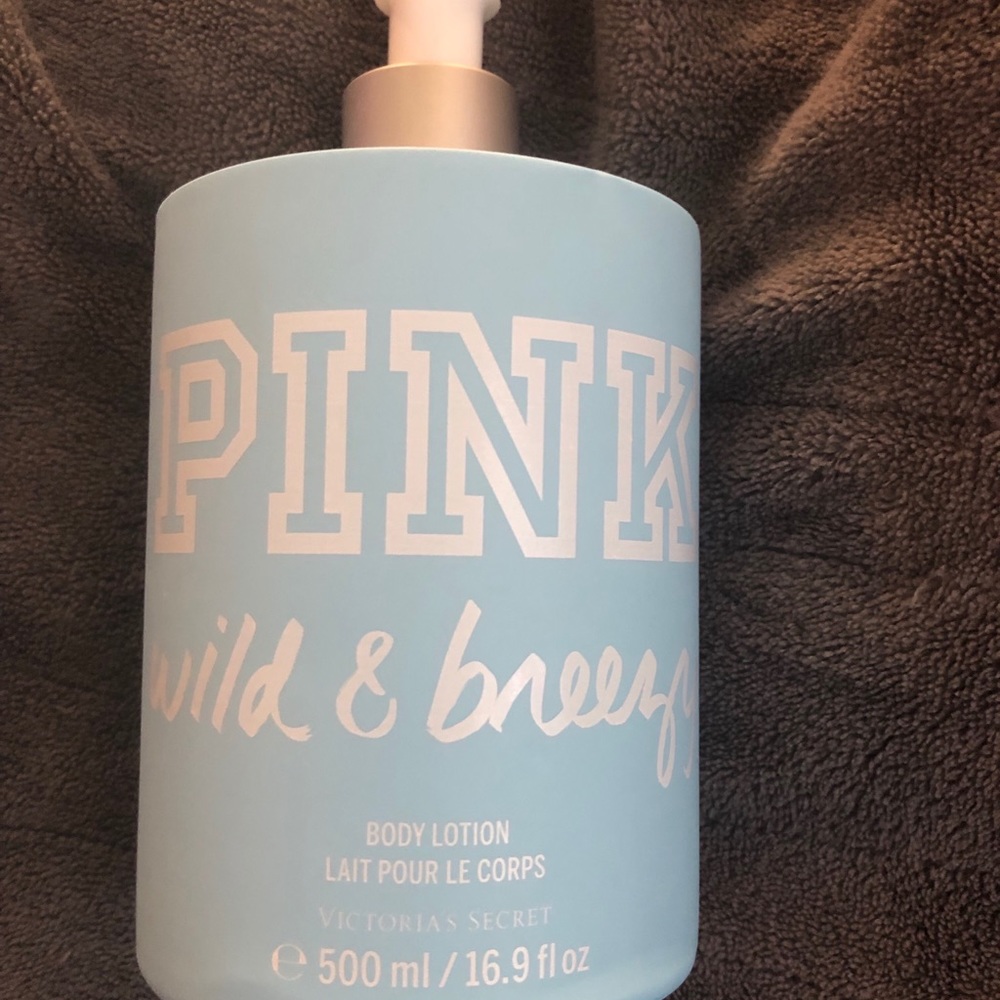 NWT 💙PINK Wild & Breezy💙 Body Lotion